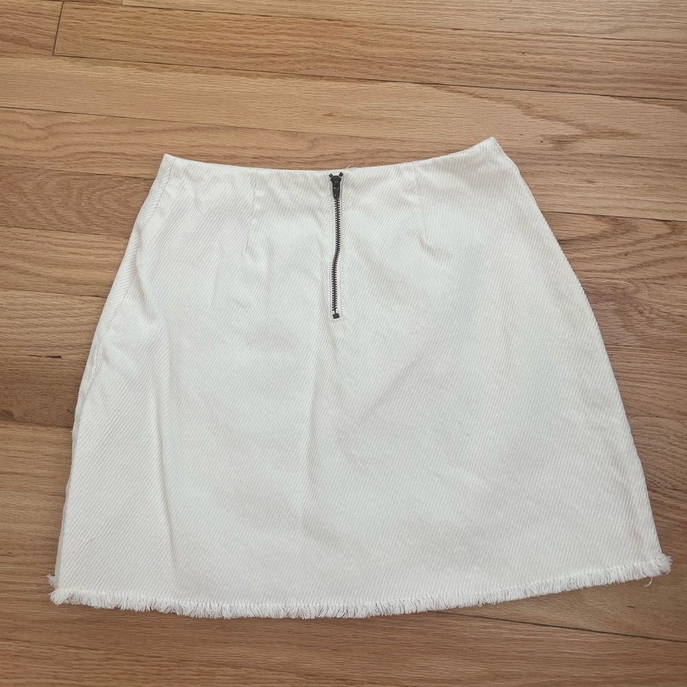 UO White Denim Miniskirt - Picture 2 of 3